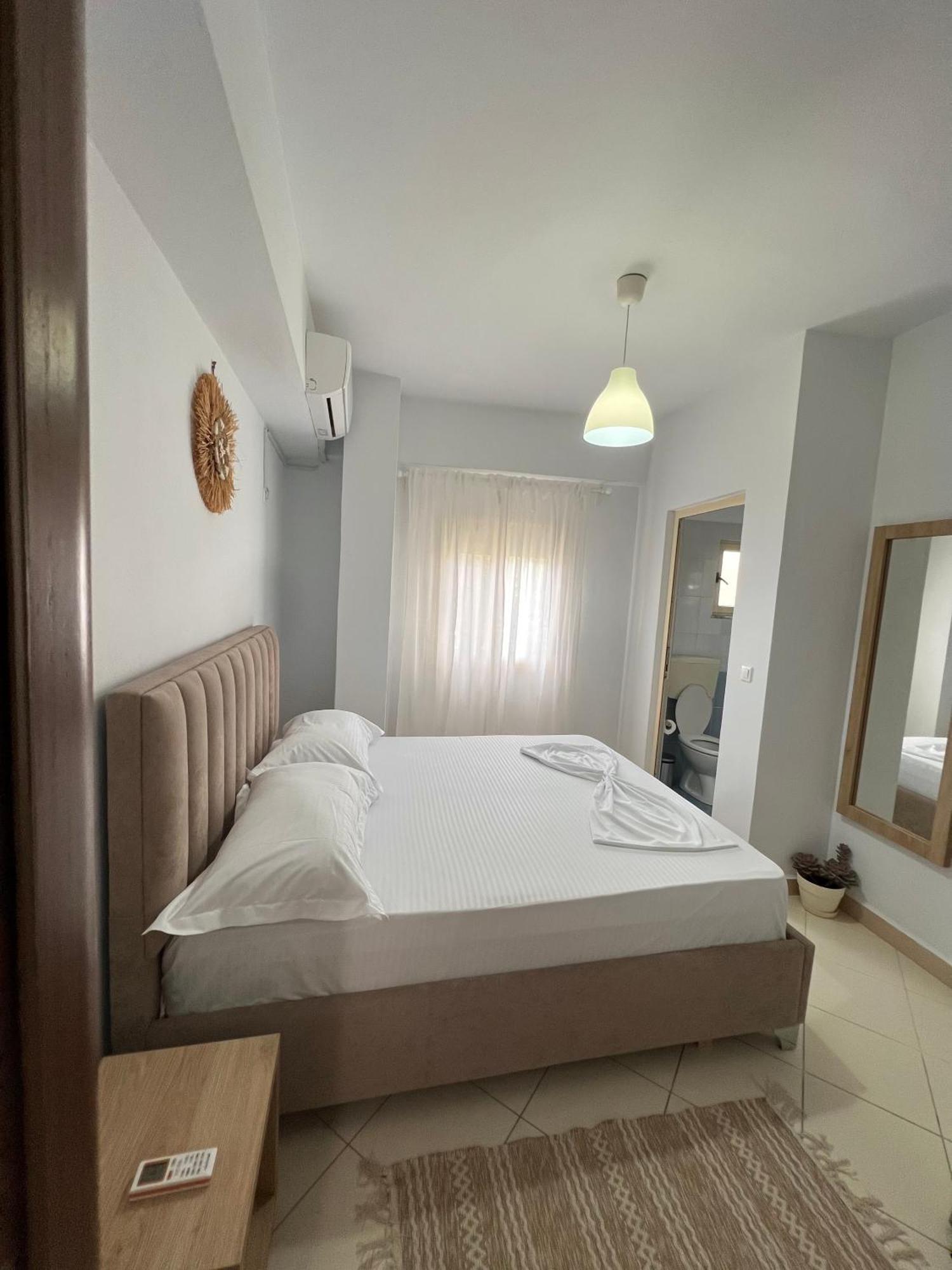 סרנדה Helios Rooms מראה חיצוני תמונה