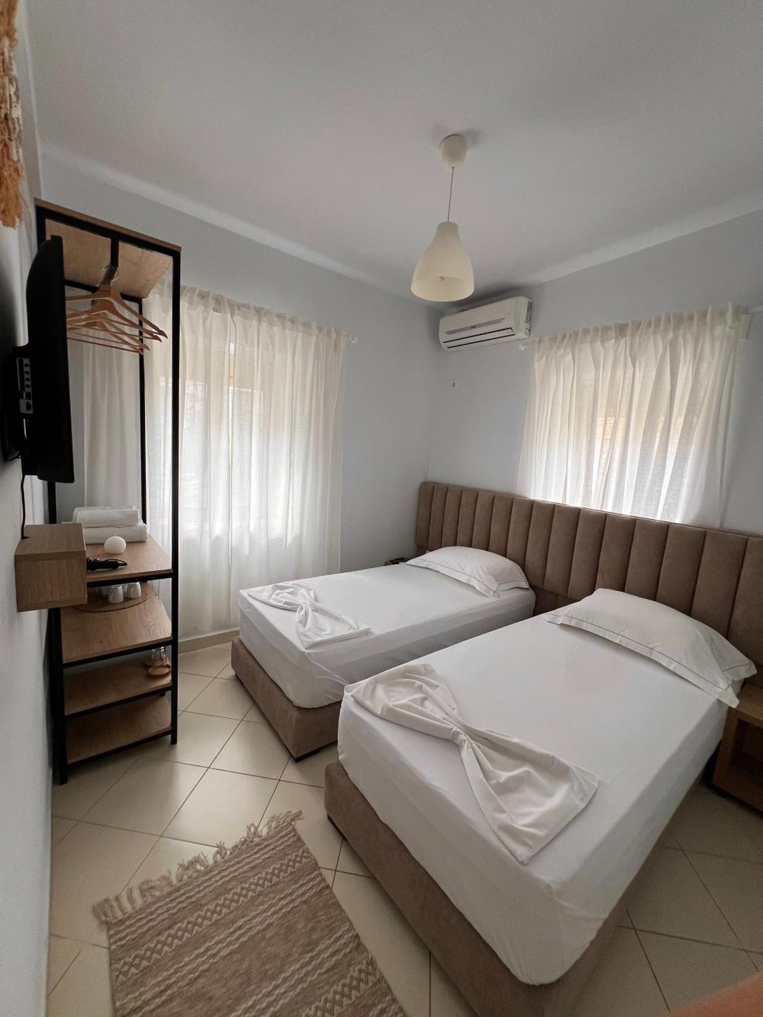 סרנדה Helios Rooms מראה חיצוני תמונה