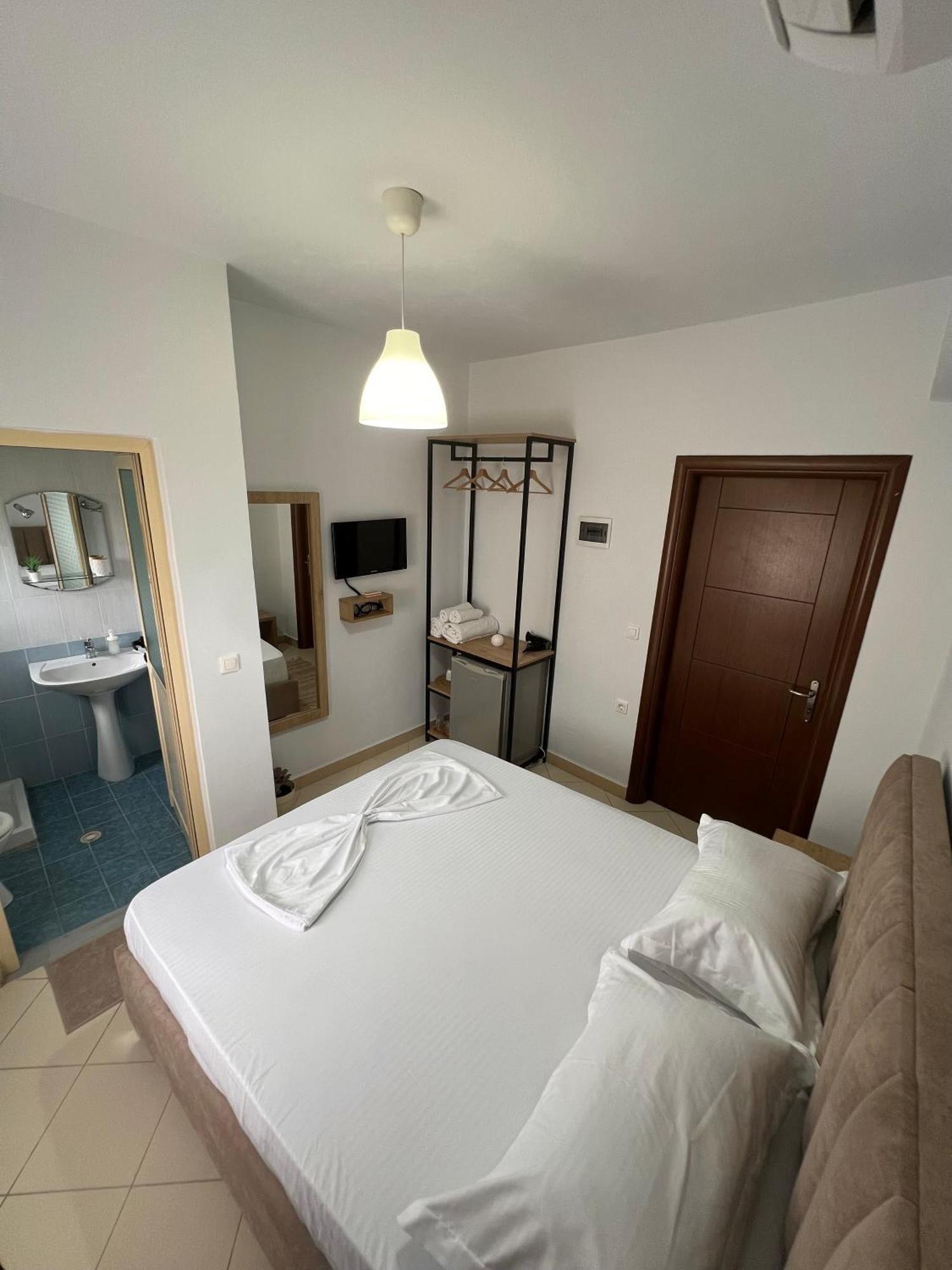 סרנדה Helios Rooms מראה חיצוני תמונה