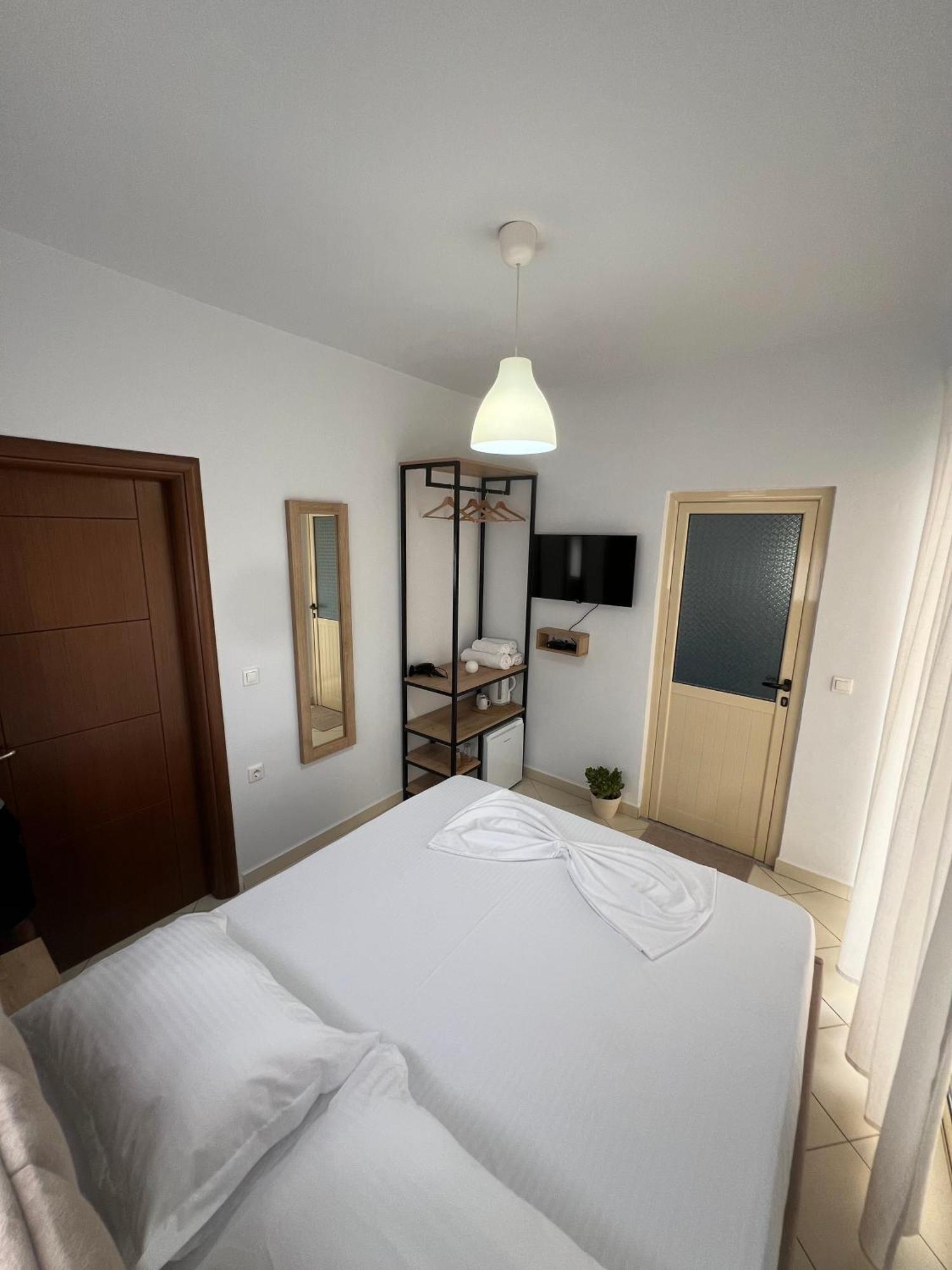 סרנדה Helios Rooms מראה חיצוני תמונה