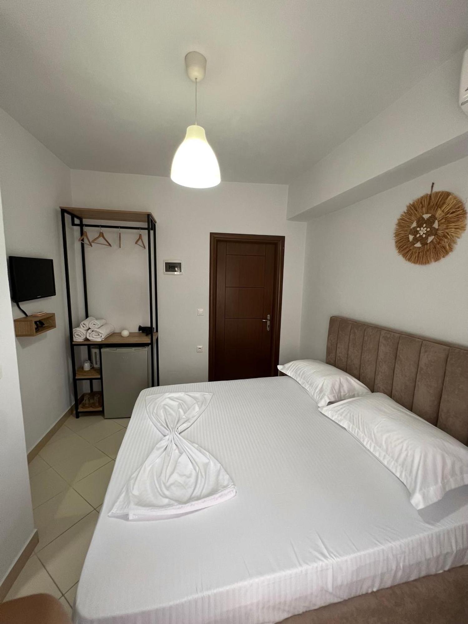 סרנדה Helios Rooms מראה חיצוני תמונה