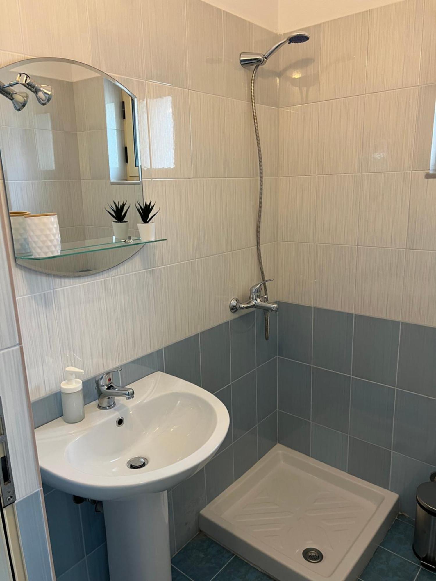 סרנדה Helios Rooms מראה חיצוני תמונה