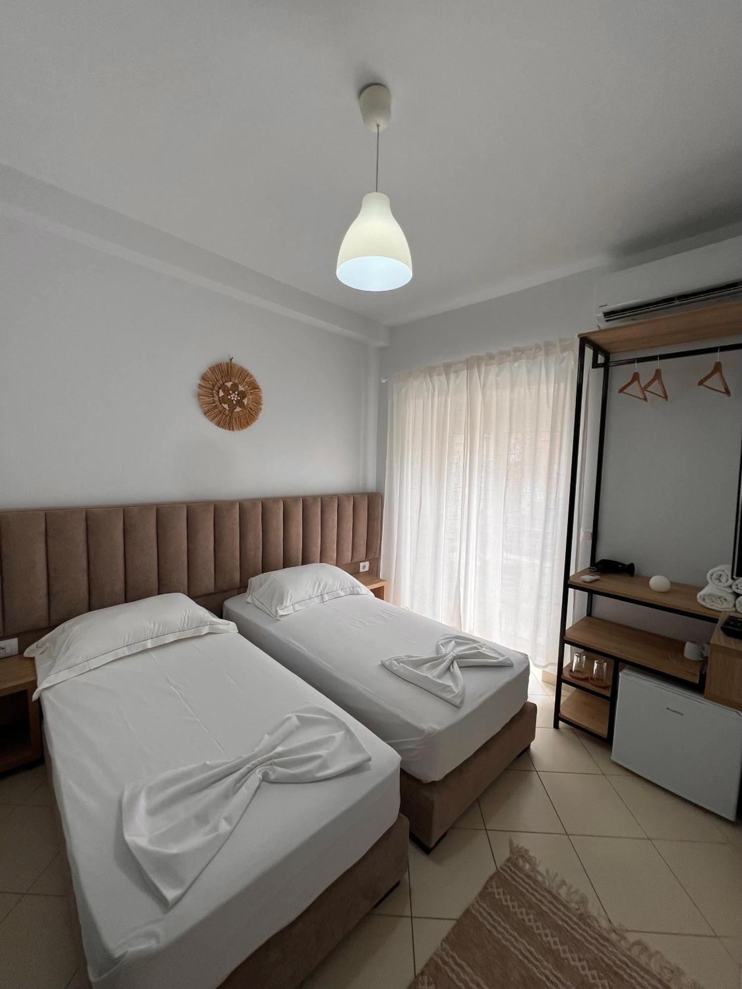 סרנדה Helios Rooms מראה חיצוני תמונה