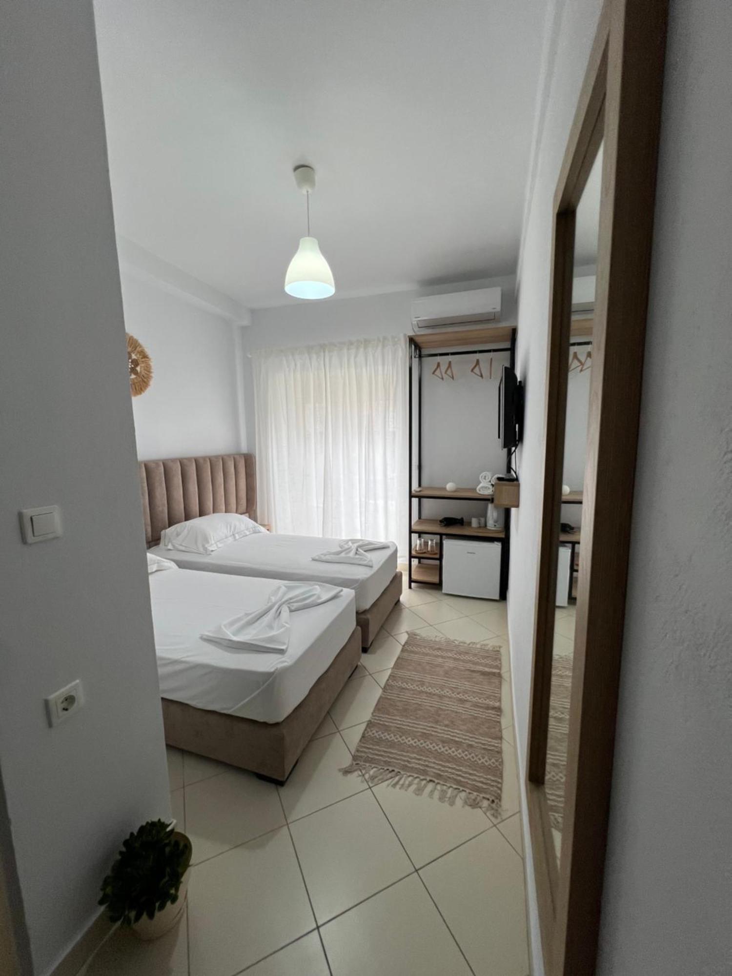 סרנדה Helios Rooms מראה חיצוני תמונה